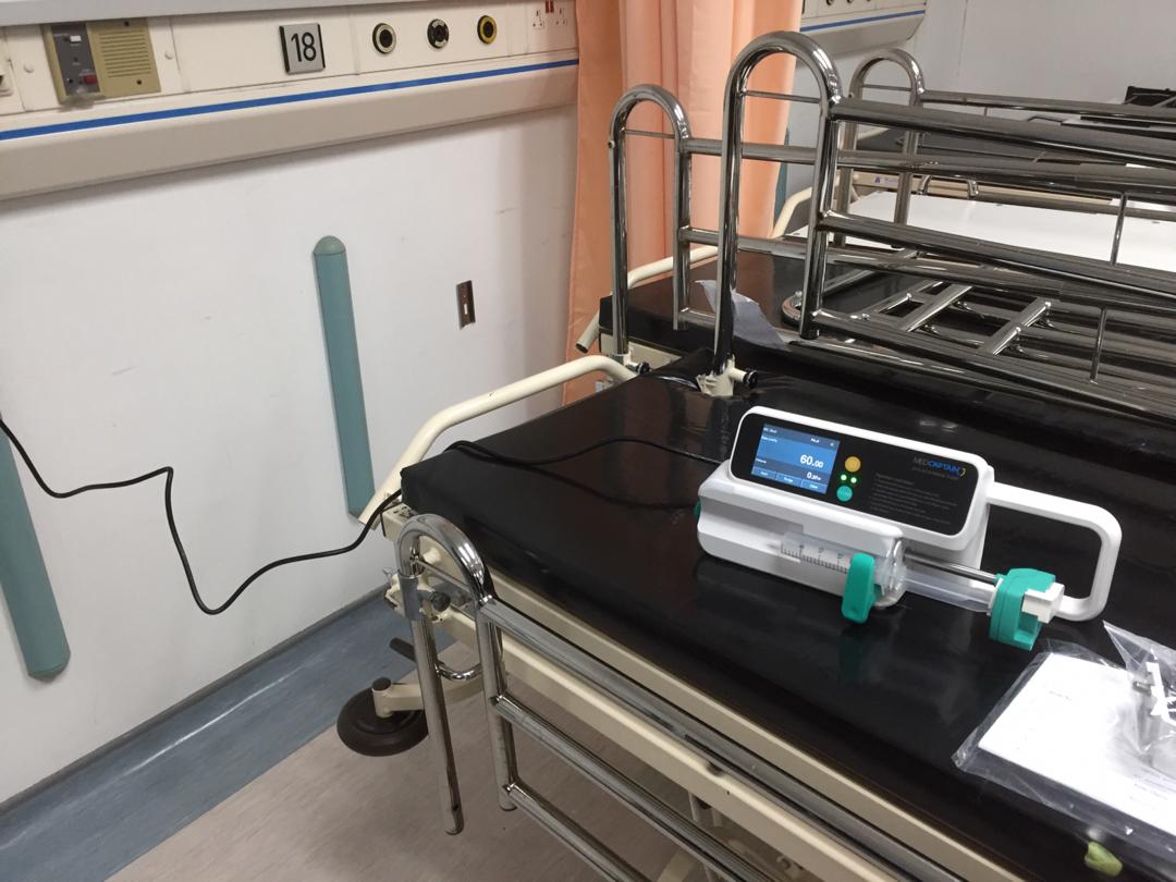 S P Setia Foundation donated medical equipment such as a ventilator, patient monitor system and syringe pumps to Hospital Selayang, Selangor.