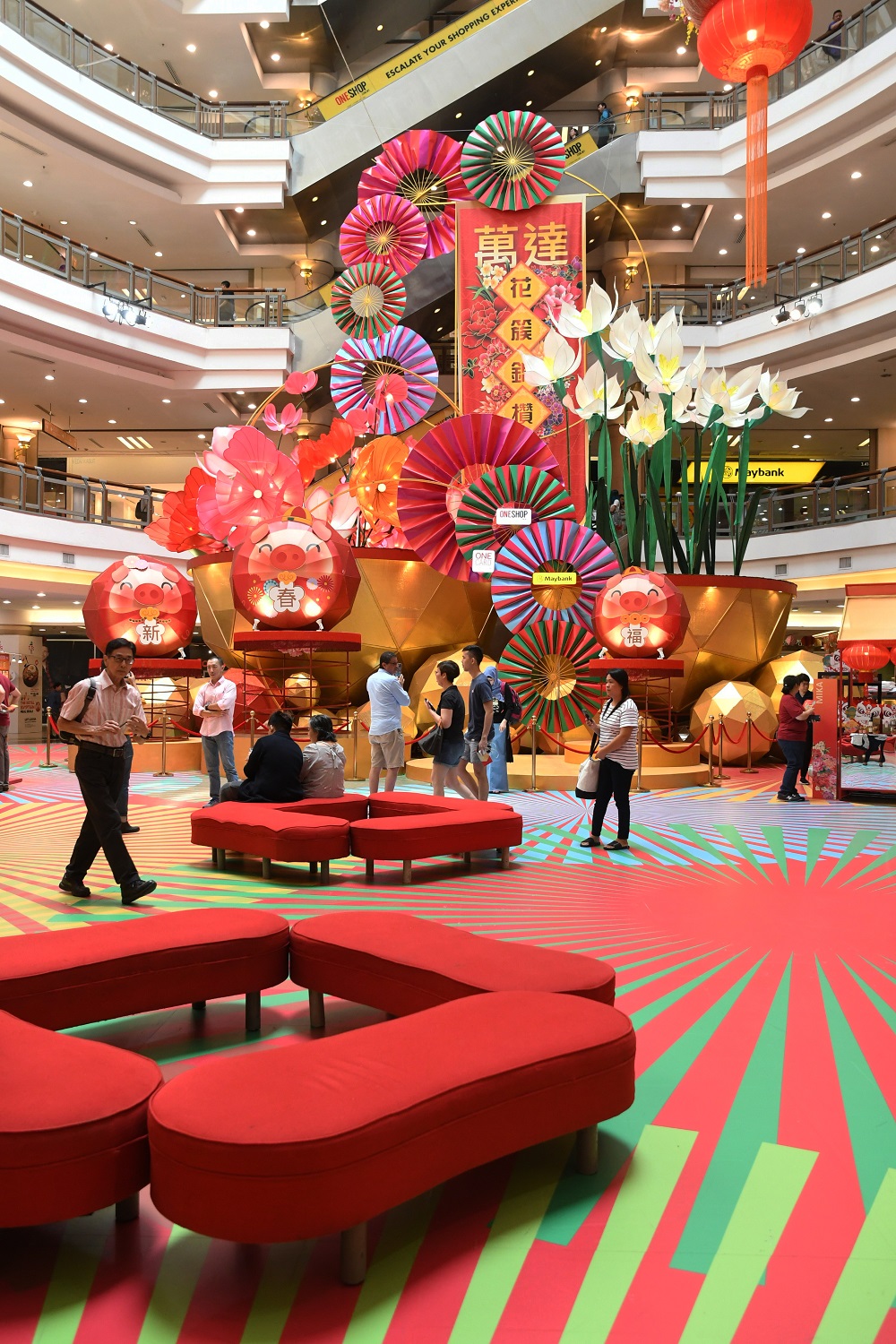 CNY decorations at One Utama Shopping Centre, Bandar Utama (Photos by Low Yen Yeing/EdgeProp.my)