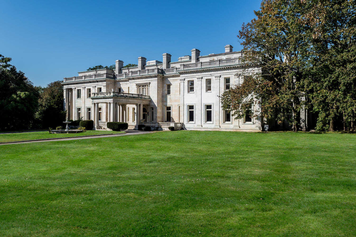 Photo credit: Margaret Trautmann/Compass (via TopTenRealEstateDeals.com)