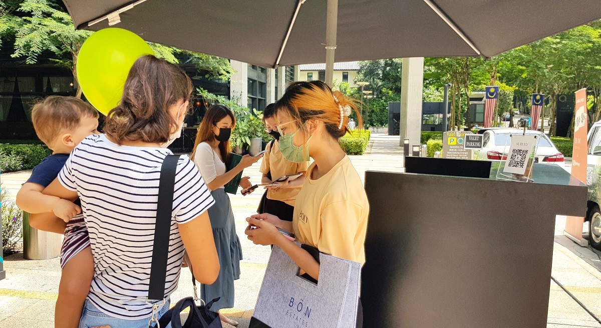 Some of the many visitors to the Kombi Van