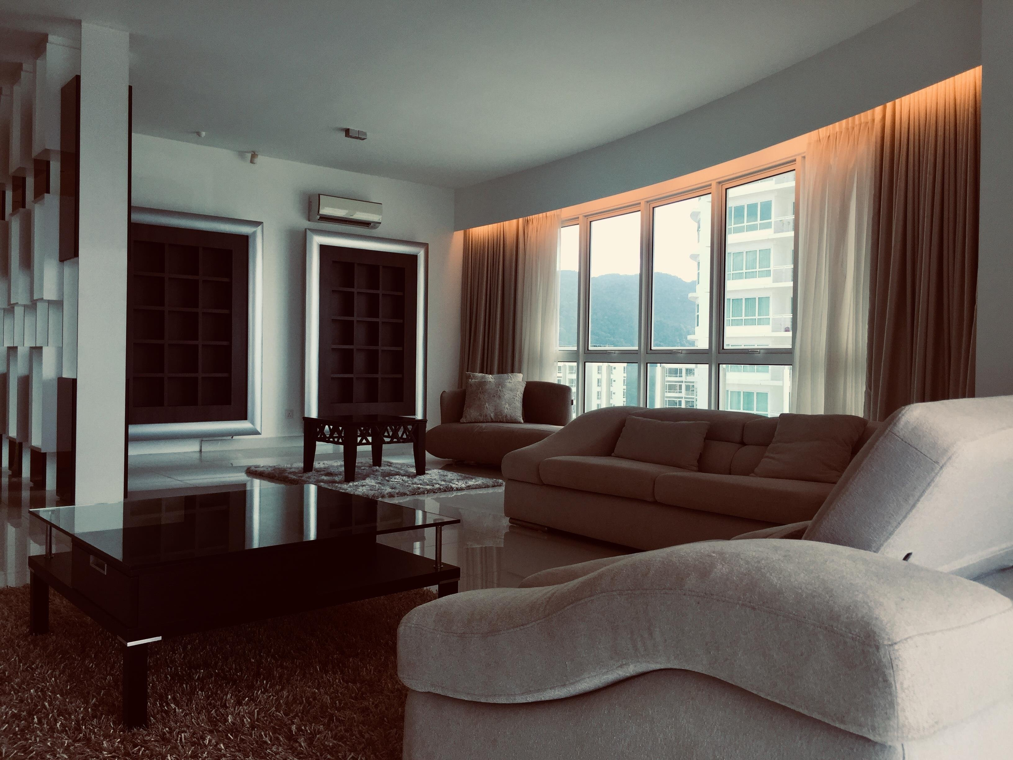 Gurney Paragon Condominium East Tower High Floor For sale ...