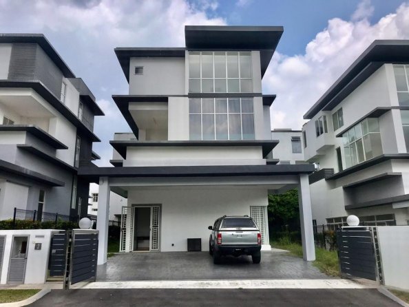 3 Storey Bungalow Garden Villa Lili Residence Nila for Sale @RM2,000 ...