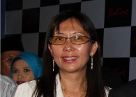 20130815_peo_waxmuseumredcarpetlaunchicity3_sy.jpg The Edge