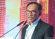  anwar-ibrahim-2-2018_20190102191252_theedgemarkets.jpg