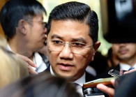 azmin_1.jpg