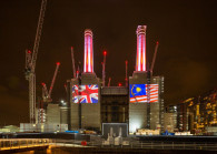 The iconic Battersea Power Station in London was seen joining in the celebration of Malaysia Day last Monday, with the chimneys are lit up with Malaysia and United Kingdom flags. (Photo by: S. P. Setia)