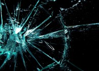 crackedglass_123rf.com_.jpg