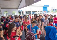 crowdqueingupforballotingatbukitindahjohor.jpg