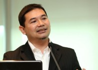 fb_peo_rafiziramli_9533_izw.jpg The Edge