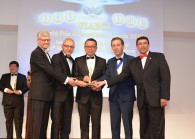 ijmlandmanagingdirectormr.edwardchongsinkiat(centre)receivingthefiabciworldawardforbandarrimbayu.jpg By IJM Land for The Edge