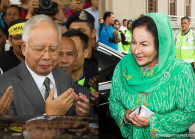najib-rosmah-1_theedgemarkets_0404197454154687.jpg
