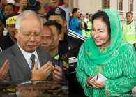 Former premier Datuk Seri Najib Abdul Razak (left) and wife Datin Seri Rosmah Mansor. (Photo by: TheEdgemarkets)