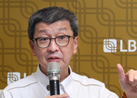 tansrilimhocksan,ky.jpg The Edge