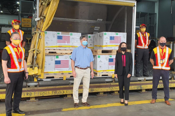 Dhl Express Delivers Us Donation Of Pfizer Biontech Vaccines To Malaysia Edgeprop My