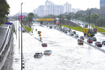 Flood risk does not always sink property values