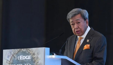 LRT3: Selangor Sultan thanks Najib for heeding call, Anwar for seeing project through