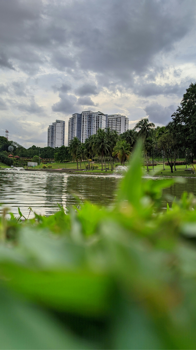 Amenities and facilities in a Kuala Lumpur apartment complex